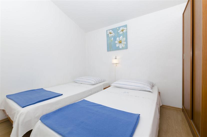 Apartment A1, for 5 persons