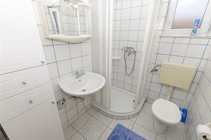 Apartment A1, for 5 persons