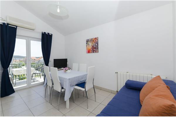 Apartment A1, for 5 persons