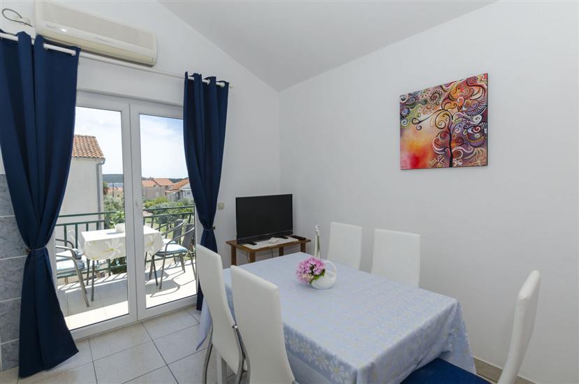 Apartment A1, for 5 persons