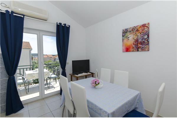 Apartment A1, for 5 persons