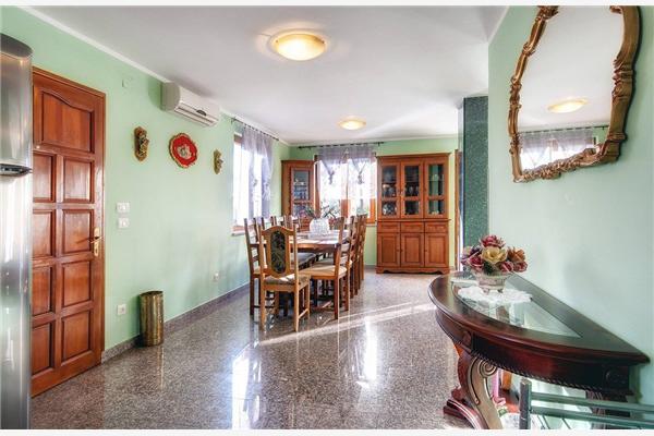 House K1, for 10 persons