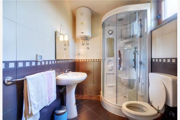 House K1, for 10 persons