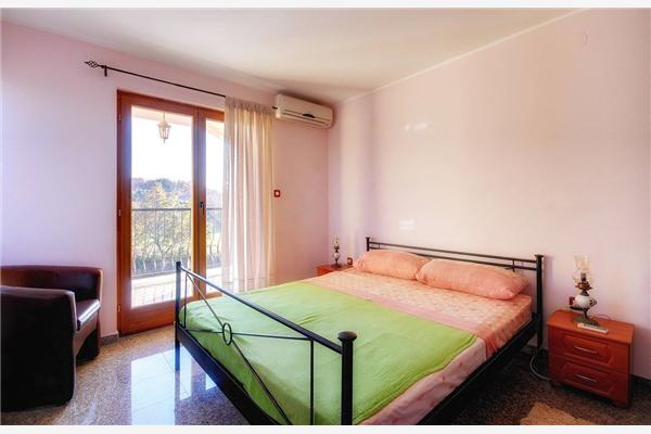 House K1, for 10 persons