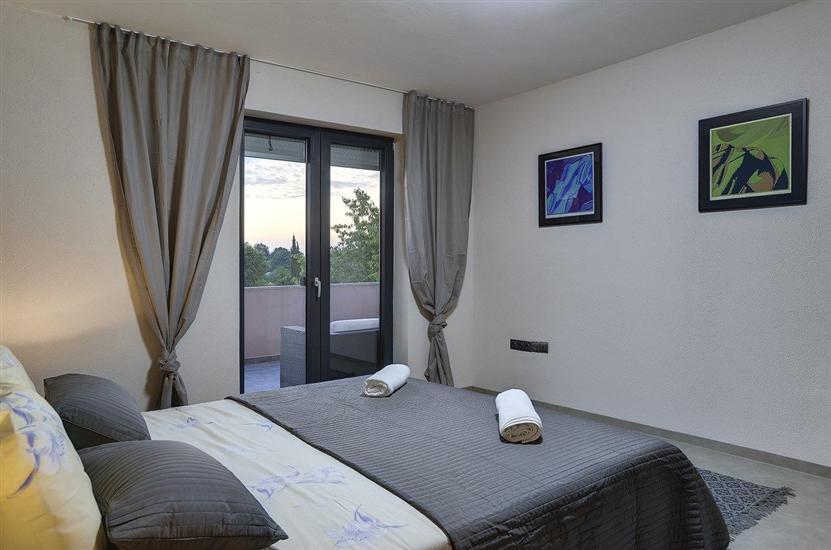 House K1, for 10 persons