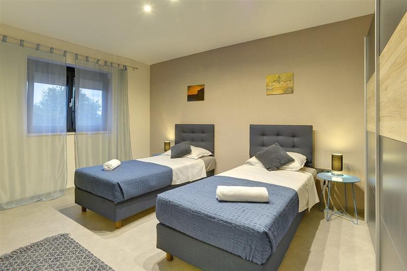 House K1, for 10 persons