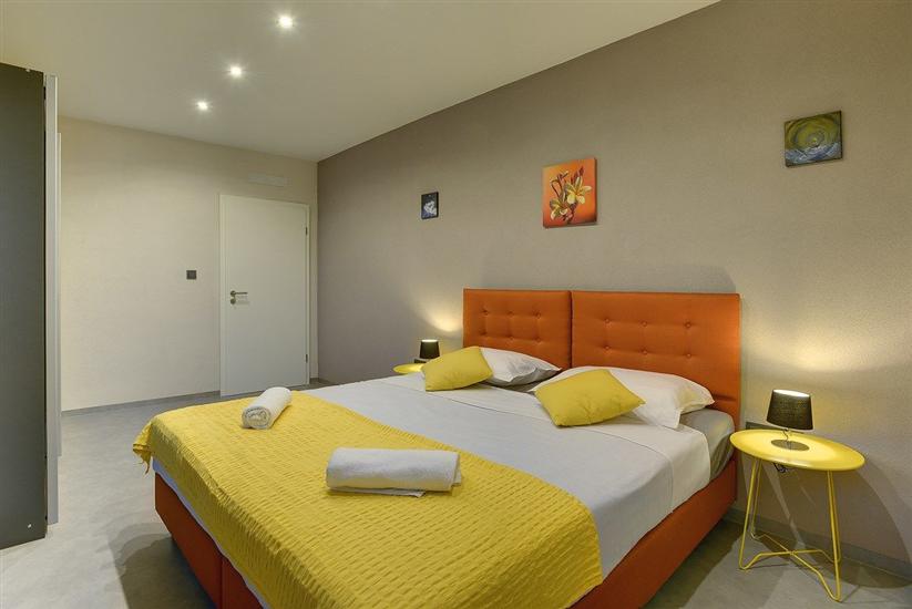 House K1, for 10 persons