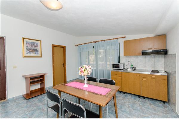 Apartment A14, for 4 persons