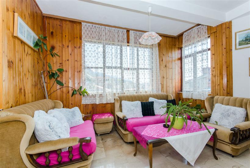 Apartment and Rooms Ivan