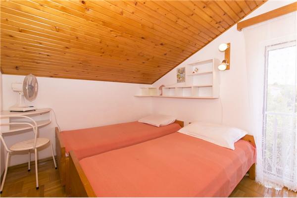 Apartment A1, for 6 persons