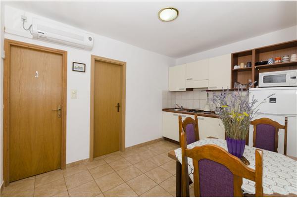 Apartment A2, for 4 persons