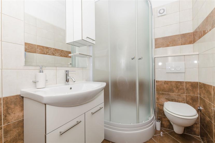 Apartment A1, for 8 persons