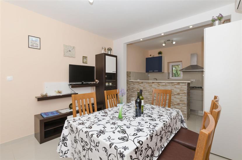 Apartment A1, for 8 persons