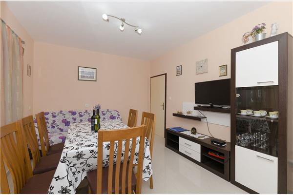 Apartment A1, for 8 persons