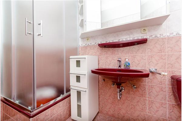 Apartment A3, for 5 persons