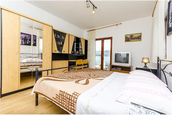 Apartment A3, for 5 persons