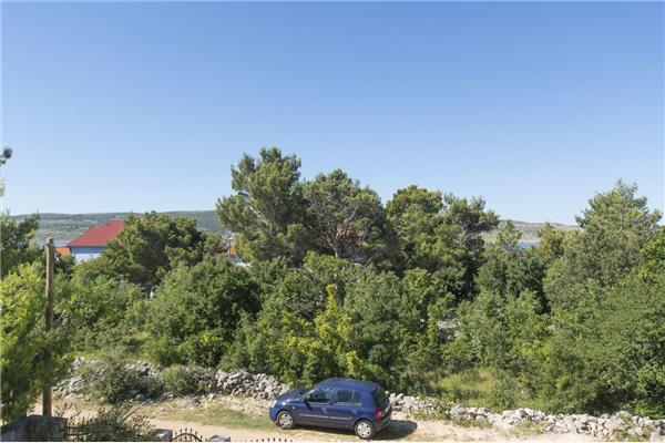 Room S1, for 3 persons