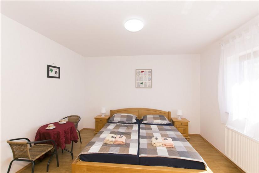 Room S2, for 2 persons