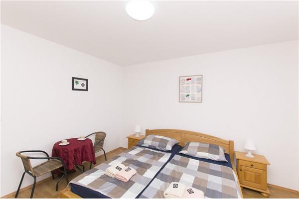 Room S2, for 2 persons