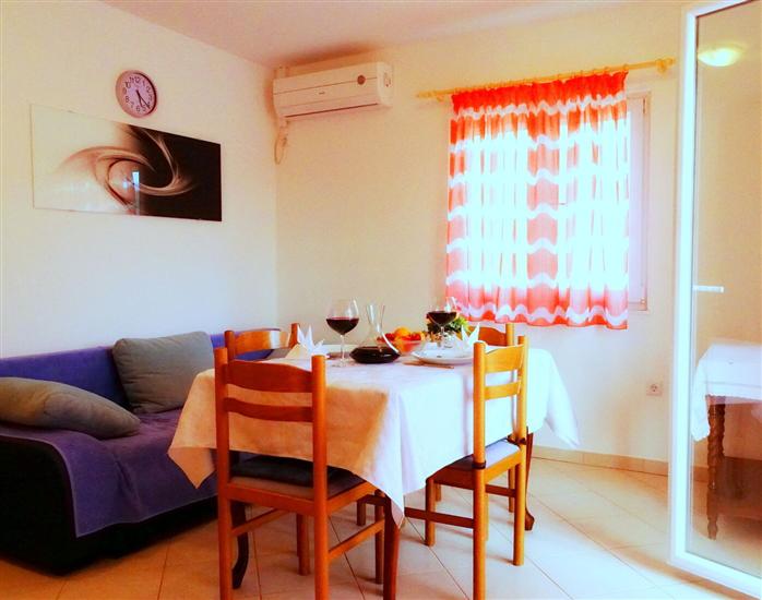 Apartment A1, for 6 persons