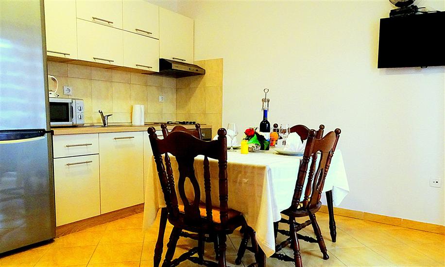 Apartment A2, for 6 persons