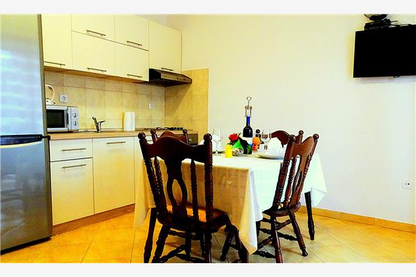 Apartment A2, for 6 persons