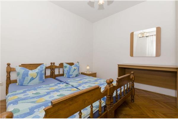 Apartment A1, for 8 persons