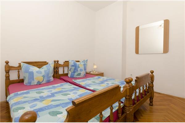 Apartment A1, for 8 persons