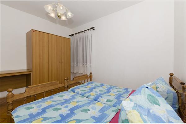 Apartment A1, for 8 persons