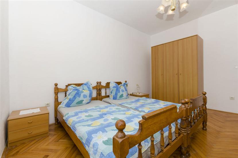 Apartment A1, for 8 persons