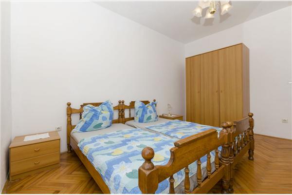 Apartment A1, for 8 persons