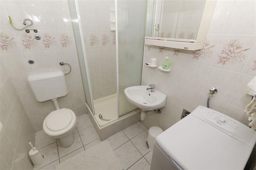 Apartment A1, for 8 persons