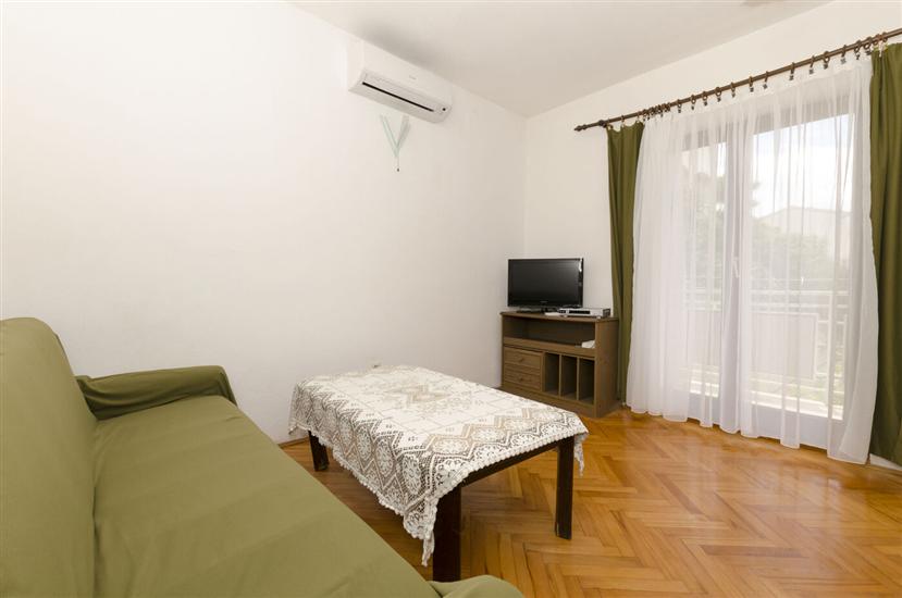 Apartment A1, for 8 persons