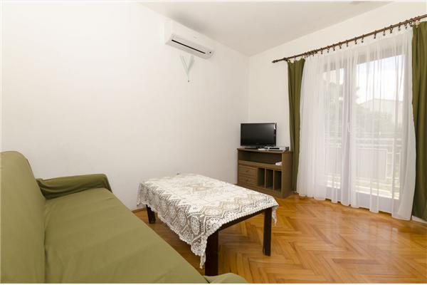 Apartment A1, for 8 persons