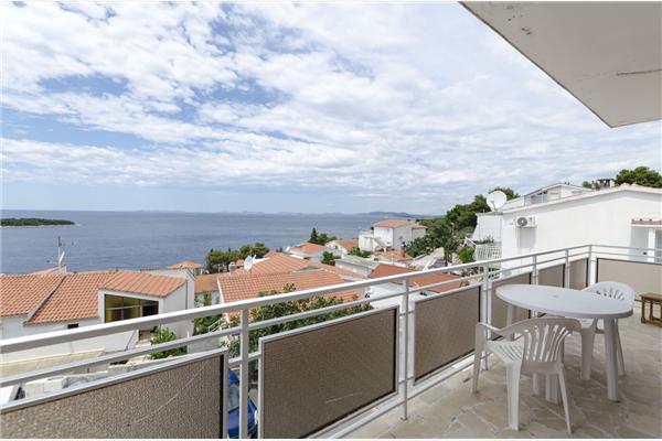 Apartment A1, for 8 persons