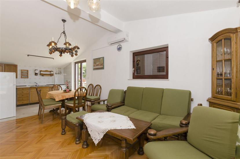 Apartment A2, for 4 persons