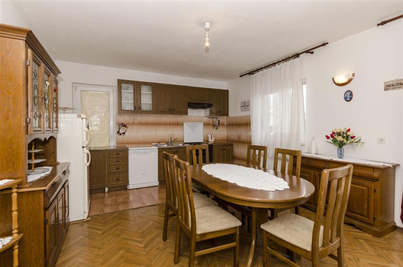 Apartment A1, for 8 persons