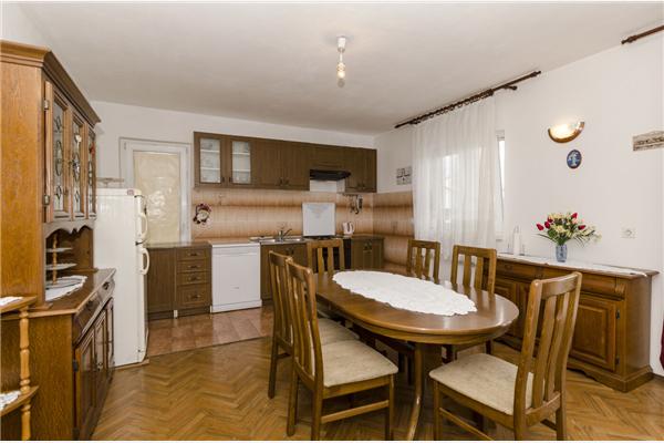 Apartment A1, for 8 persons