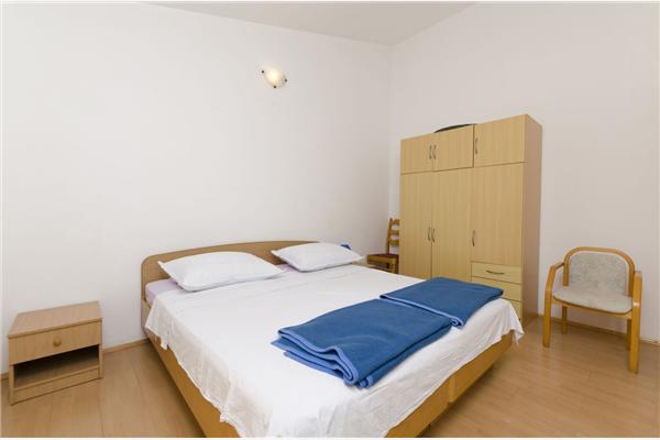 Apartment A2, for 8 persons