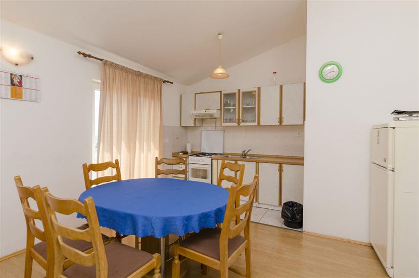 Apartment A2, for 8 persons