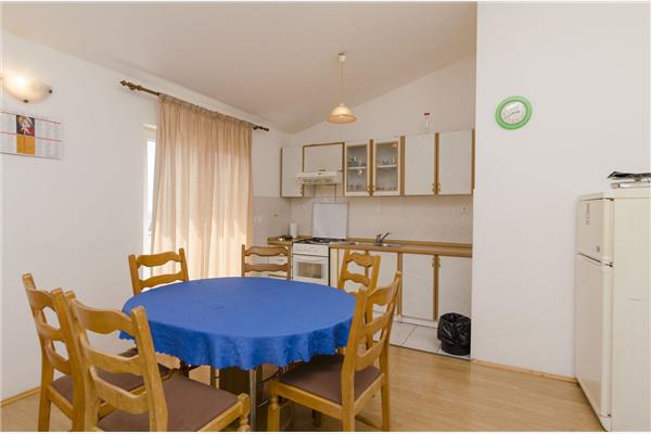 Apartment A2, for 8 persons