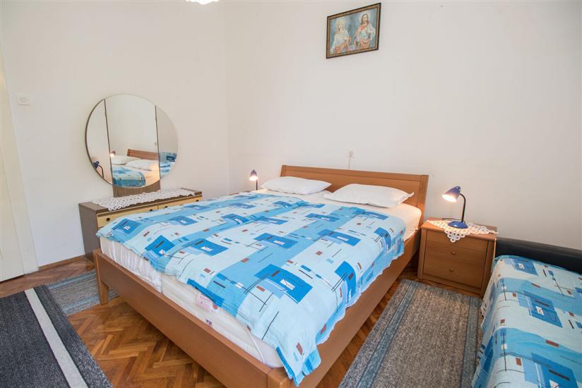 Apartment A1, for 5 persons