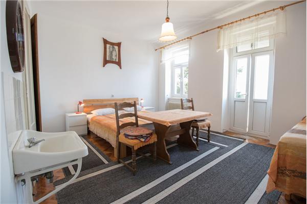 Apartment A1, for 5 persons