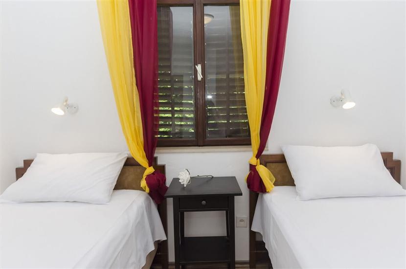 Apartment A2, for 5 persons