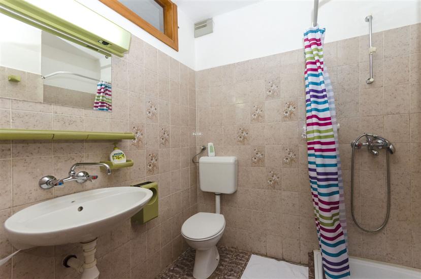 Apartment A2, for 5 persons