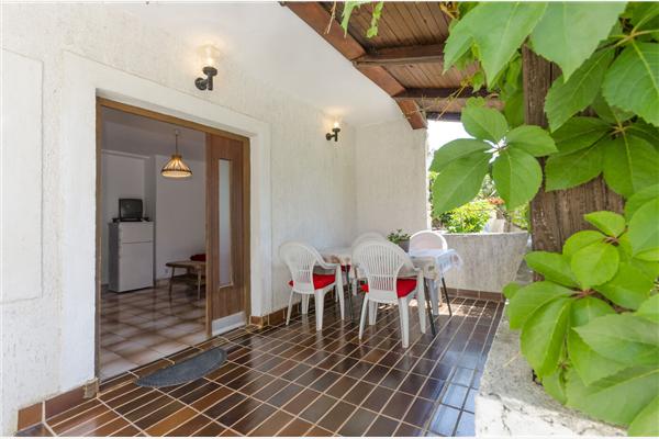 Apartment A2, for 5 persons