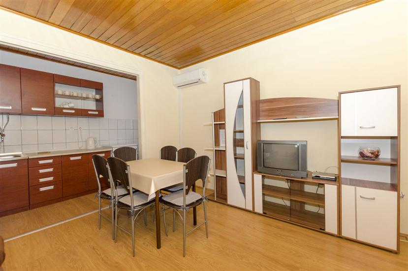 Apartment A2, for 4 persons