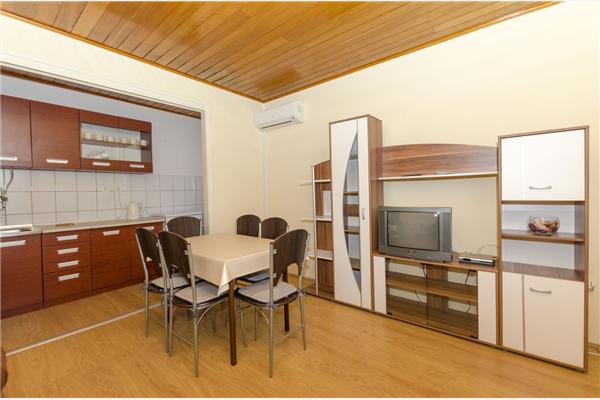 Apartment A2, for 4 persons