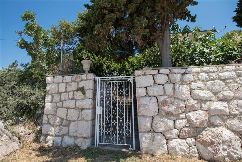 Apartments Josip by the sea