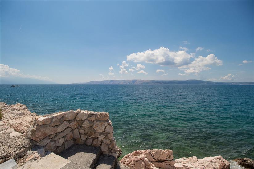 Apartments Josip by the sea